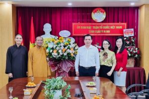 Quảng Ninh: Ban Trị sự Phật giáo tỉnh chúc mừng Ủy ban MTTQVN tỉnh nhân ngày truyền thống缩略图