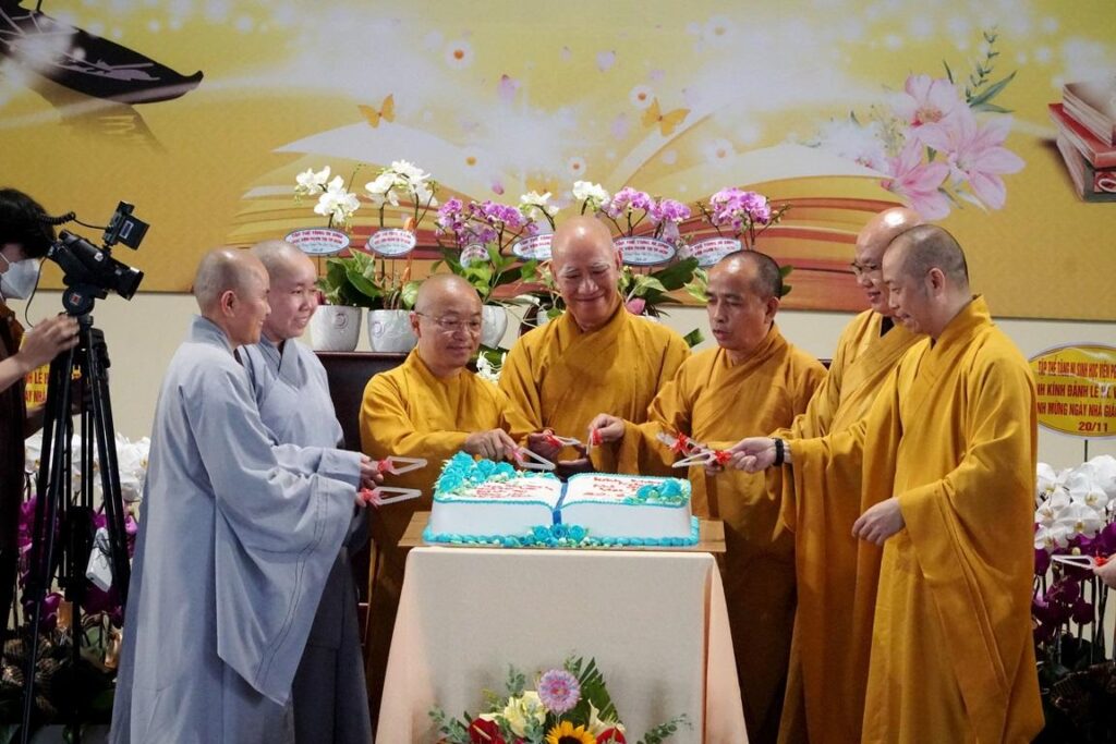 Tăng Ni sinh Học viện Phật giáo VN tại TP.HCM tổ chức lễ tri ân giáo thọ, giảng viên nhân ngày 20-11缩略图