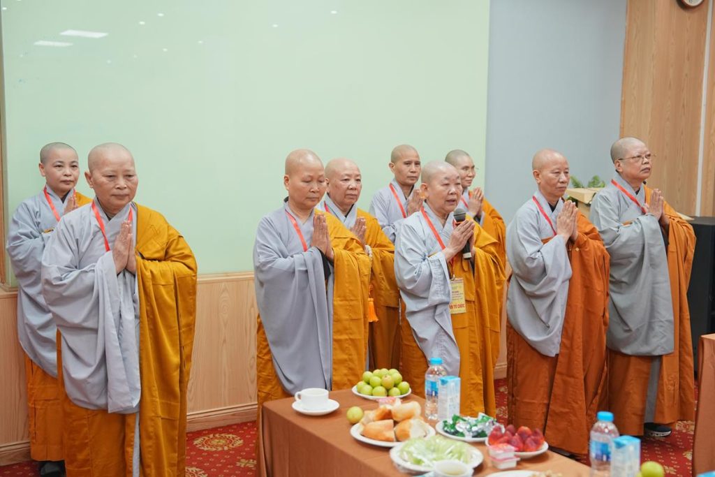 Lễ bế giảng lớp luật học và kỹ năng trụ trì – Dấu ấn trưởng thành trong giới hạnh và tuệ nghiệp của Ni giới Hà Nội khóa II