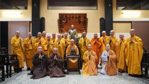 Lãnh đạo Ban Hoằng pháp TW, BTS GHPGVN TP Hà Nội và tỉnh Ninh Bình khánh tuế Đức Pháp chủ GHPGVN