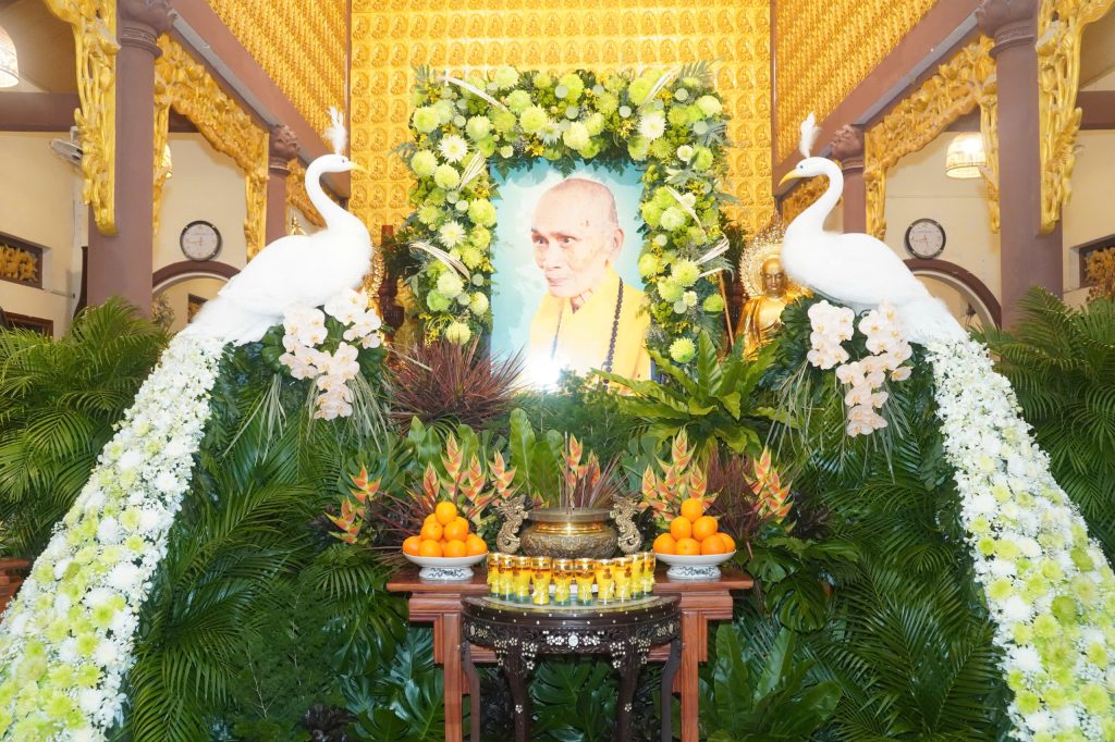 LỄ THẮP NẾN TRI ÂN ÂN SƯ TẠI CHÙA VẠN THIỆN