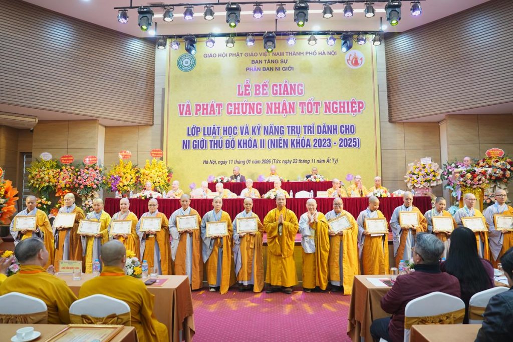 Lễ Bế giảng lớp luật học và kỹ năng trụ trì – Dấu ấn trưởng thành trong giới hạnh và tuệ nghiệp của Ni giới Hà Nội khóa II