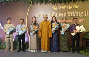 Đắk lắk: Ra mắt tập thơ “Dòng sữa mẹ thiêng liêng” của tác giả Hoài Nguyên Thủy (HT. Thích Châu Quang)