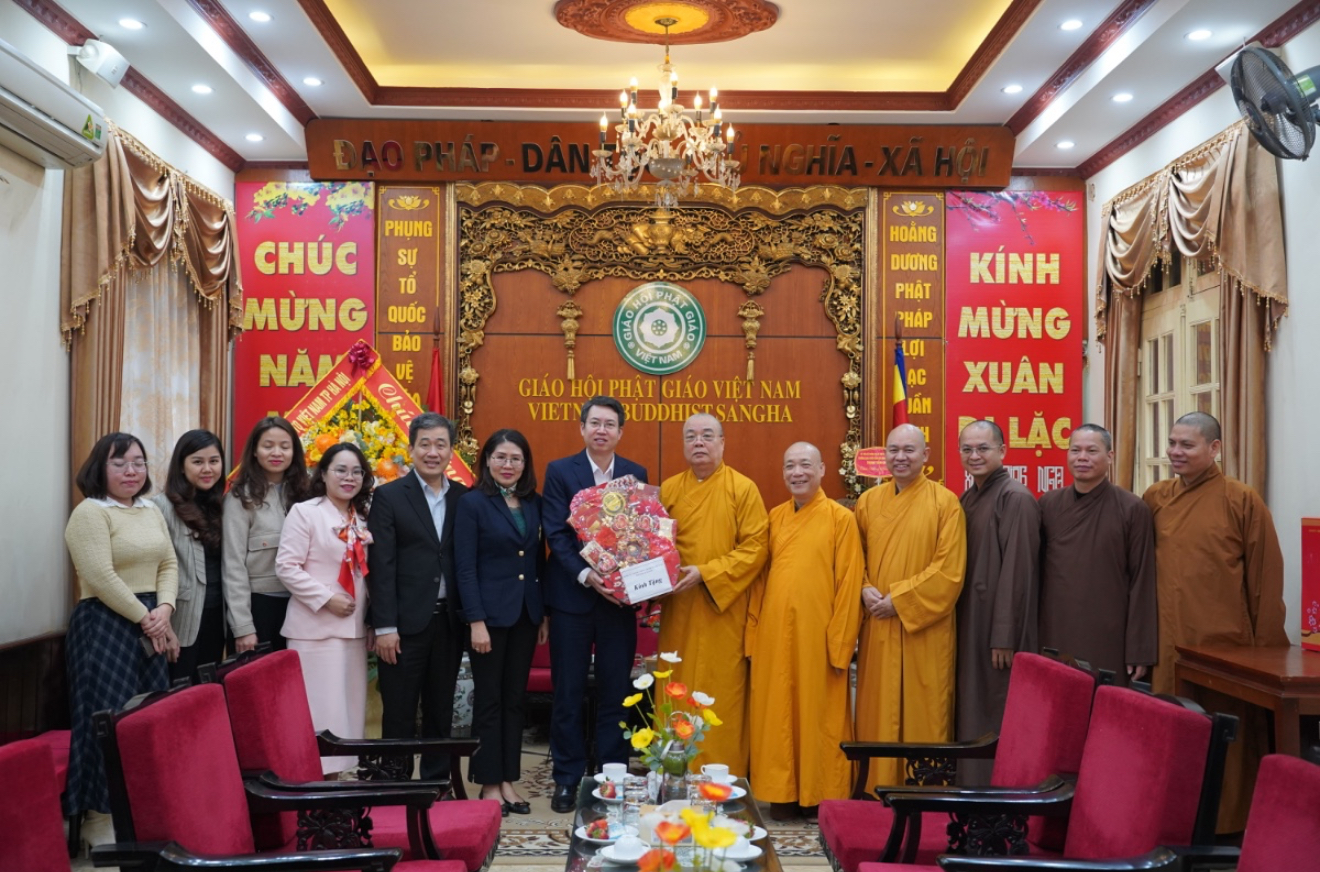 Hà Nội: Lãnh đạo phường Cửa Nam chúc Tết chư Tôn đức GHPGVN tại chùa Quán Sứ