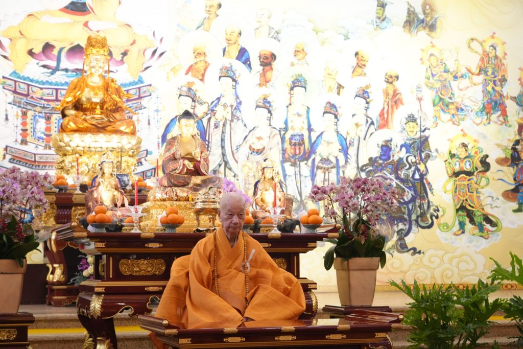 Đức Pháp chủ chứng minh lễ Khai đàn cầu Quốc thái Dân an do Phật giáo TP tổ chức