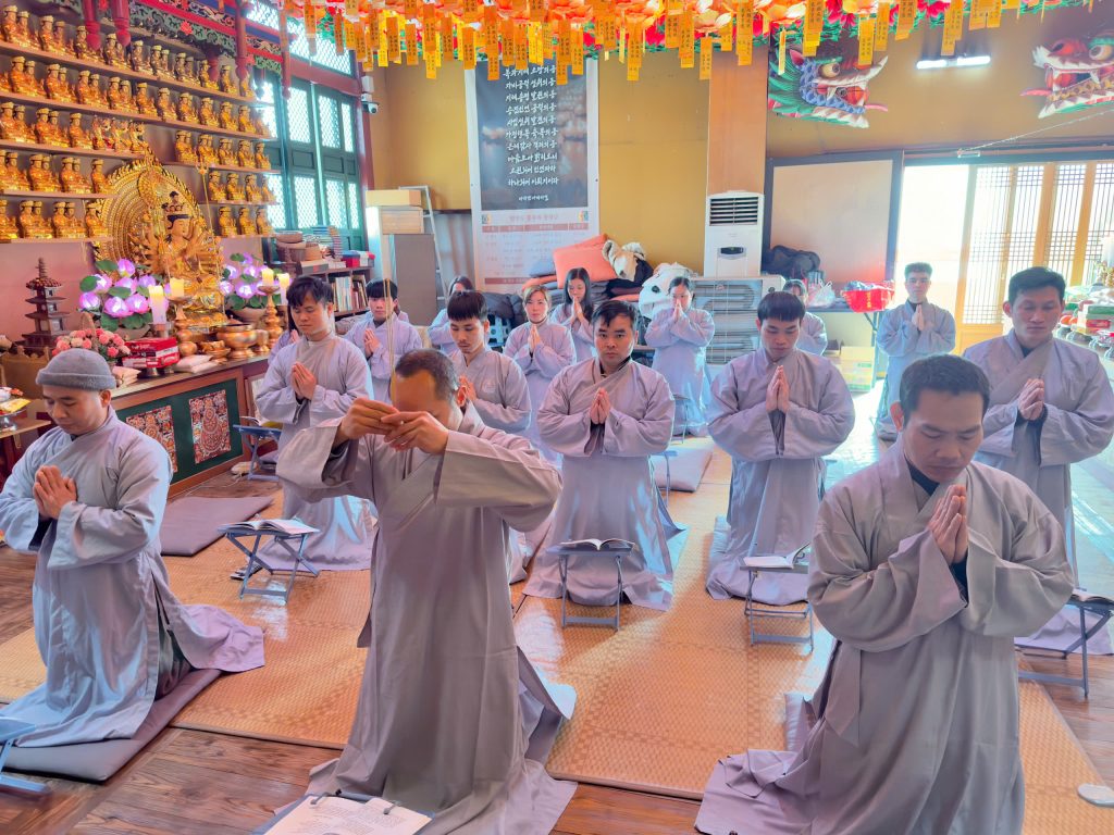 HÀN QUỐC: KHÓA TU MỘT NGÀY AN LẠC TẠI ĐẠO TRÀNG VIỆN CHUYÊN TU缩略图 HÀN QUỐC: KHÓA TU MỘT NGÀY AN LẠC TẠI ĐẠO TRÀNG VIỆN CHUYÊN TU