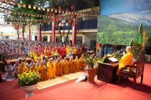 Xúc động lễ mừng thọ cho hơn 1.000 cụ cao niên tại chùa Bằng – Hà Nội