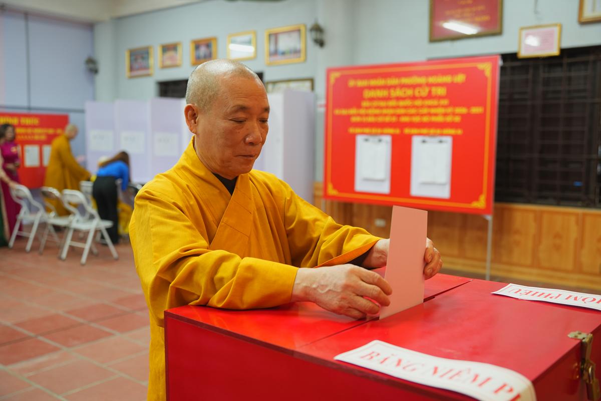 Hà Nội: Chư Tăng chùa Bằng hướng về “ngày hội non sông”, hăng hái tham gia bầu cử