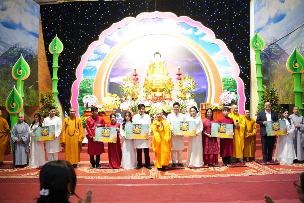 Hà Nội: 6 đôi bạn trẻ khởi đầu hạnh phúc hôn nhân từ đạo nghĩa nơi cửa Phật缩略图 Hà Nội: 6 đôi bạn trẻ khởi đầu hạnh phúc hôn nhân từ đạo nghĩa nơi cửa Phật