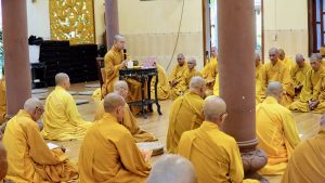 Bố tát – nhắc nhở lại giới luật nhằm thúc liễm thân tâm, trao dồi định tuệ