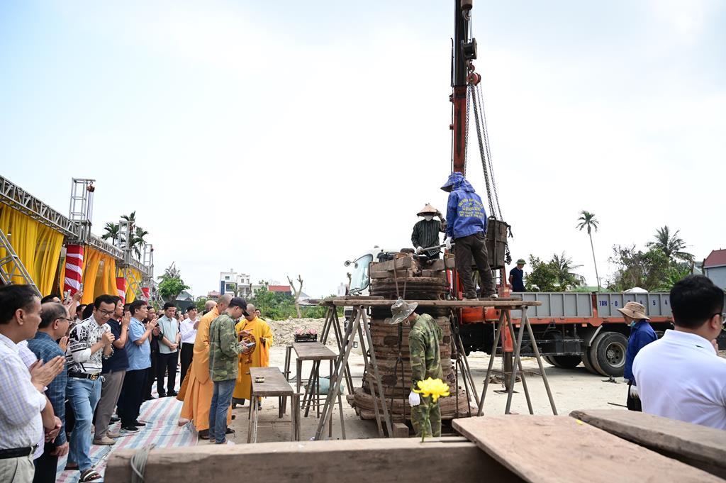 Hải Phòng: Lễ gia trì, rót đồng đúc Đại hồng chung và đúc Khánh tại chùa Linh Xuân (Tú Đôi)