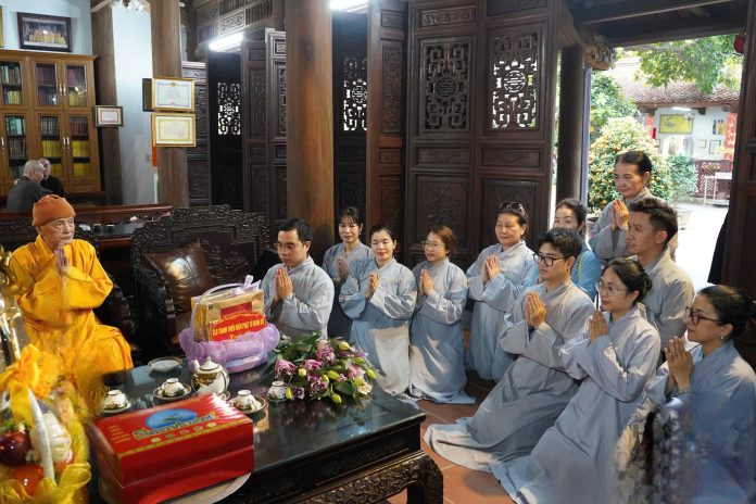 CLB Thanh niên Phật tử hành hương về đất Phật Bắc Ninh