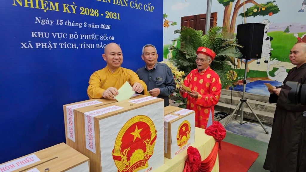 Chư Tăng Ni Phật giáo tỉnh Bắc Ninh hân hoan thực hiện quyền công dân trong Ngày hội toàn dân缩略图 Chư Tăng Ni Phật giáo tỉnh Bắc Ninh hân hoan thực hiện quyền công dân trong Ngày hội toàn dân