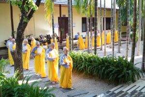 Nét đẹp thanh cao của người xuất gia qua oai nghi tế hạnh