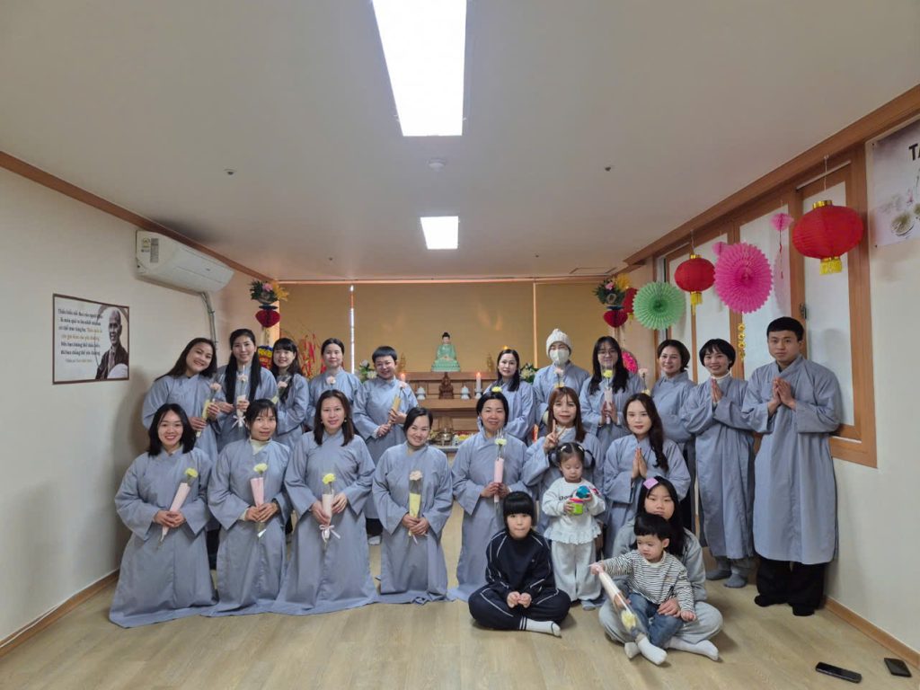 HÀN QUỐC: PHẬT TỬ KHU VỰC MIỀN TRUNG CHEONGJU TỔ CHỨC KHÓA TU MỘT NGÀY AN LẠC TẠI TỊNH THẤT HUỆ CHIẾU