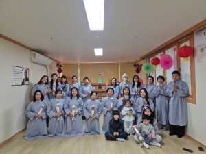 HÀN QUỐC: PHẬT TỬ KHU VỰC MIỀN TRUNG CHEONGJU TỔ CHỨC KHÓA TU MỘT NGÀY AN LẠC TẠI TỊNH THẤT HUỆ CHIẾU