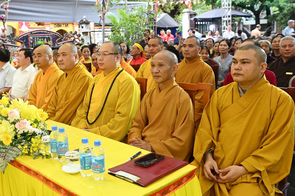TRANG NGHIÊM LỄ HỘI TRUYỀN THỐNG CHÙA DUỆ TÚ VÀ GIỖ TỔ THIỀN SƯ ĐẠI ĐIÊN NĂM 2026