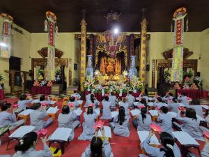 Hà Nội: Lễ hoa đăng kỷ niệm ngày Khánh đản Đức Quán Thế Âm Bồ tát