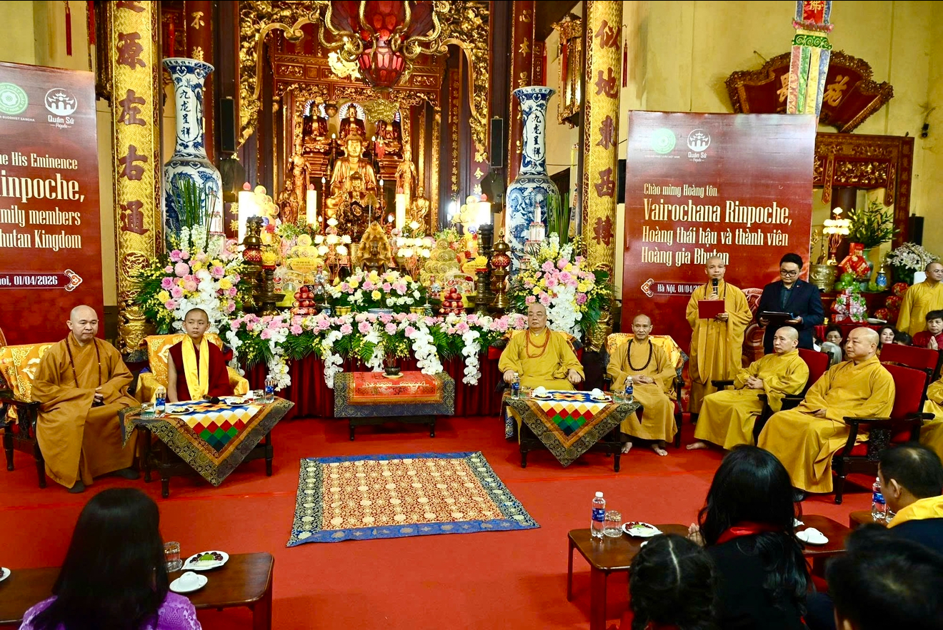 Hà Nội: Hoàng tôn Vairochana Rinpoche thăm Giáo Hội Phật giáo Việt Nam tại chùa Quán Sứ