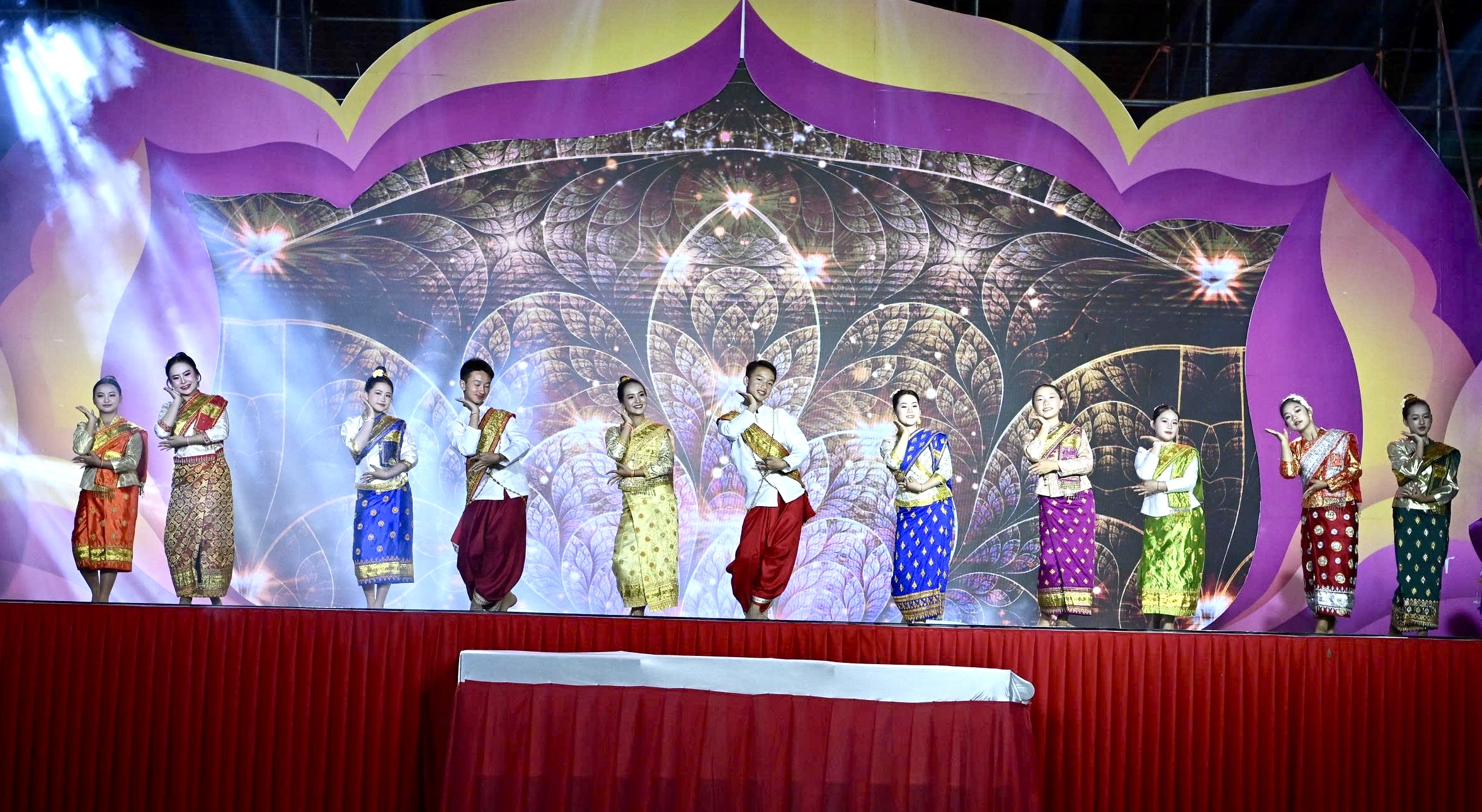 Lào: Khai mạc chương trình Giao lưu Văn hóa Phật giáo và Lễ hội đại đoàn kết tri ân các Anh hùng Liệt sĩ Việt Nam – Lào.