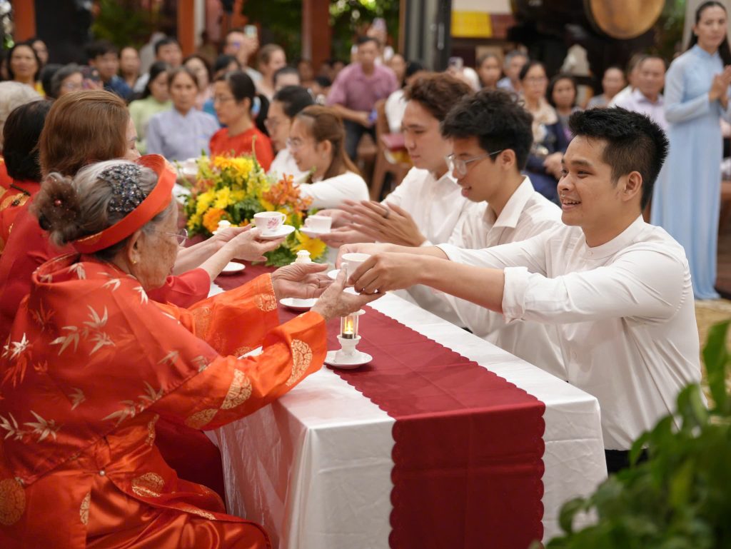 Có những điều còn ấm sau một buổi lễ tại ngôi chùa nhỏ