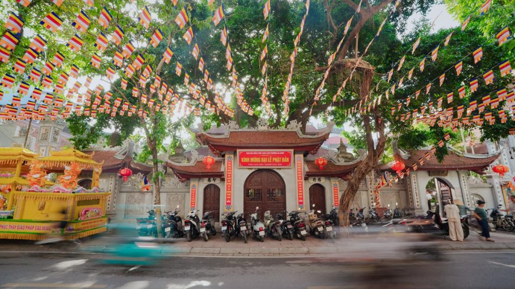 Đại lễ Phật đản PL.2570 của Ban đại diện Phật giáo liên phường Ba Đình lan tỏa tinh thần từ bi và tỉnh thức