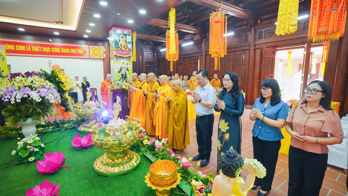 Đại lễ Phật đản PL.2570 của Ban đại diện Phật giáo liên phường Ba Đình lan tỏa tinh thần từ bi và tỉnh thức