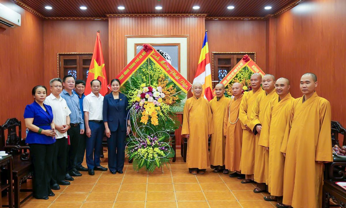 Các cơ quan, ban, ngành Thành phố chúc mừng BTS GHPGVN TP. Hà Nội nhân mùa Phật đản PL.2570