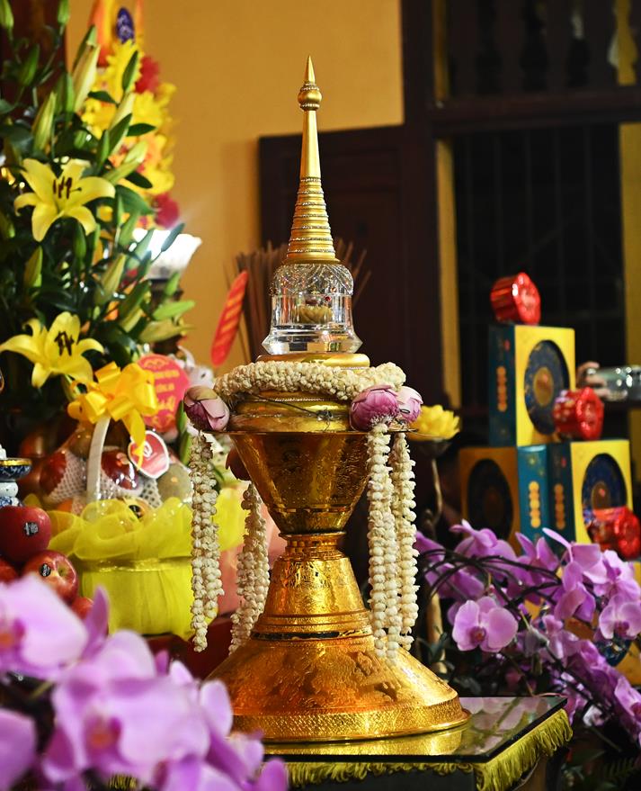 Hà Nội: Tưng bừng hân hoan cung rước Xá Lợi Phật