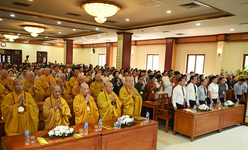 Hà Nội: Trang nghiêm đại lễ Phật đản 2570 tại chùa Quán Sứ