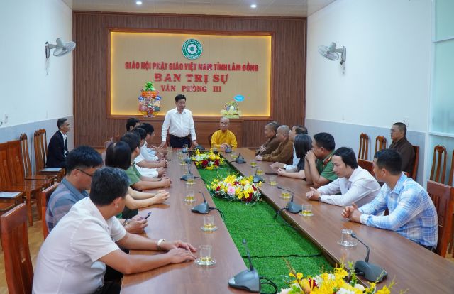 Lãnh đạo tỉnh Lâm Đồng và Phường Bắc Gia Nghĩa chúc mừng Đại lễ Phật đản PL. 2570 tại Văn phòng III
