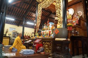 Chùa trong hẻm ở TP.HCM: Ngôi chùa 204 năm tuổi lưu giữ nhiều tượng gỗ cổ
