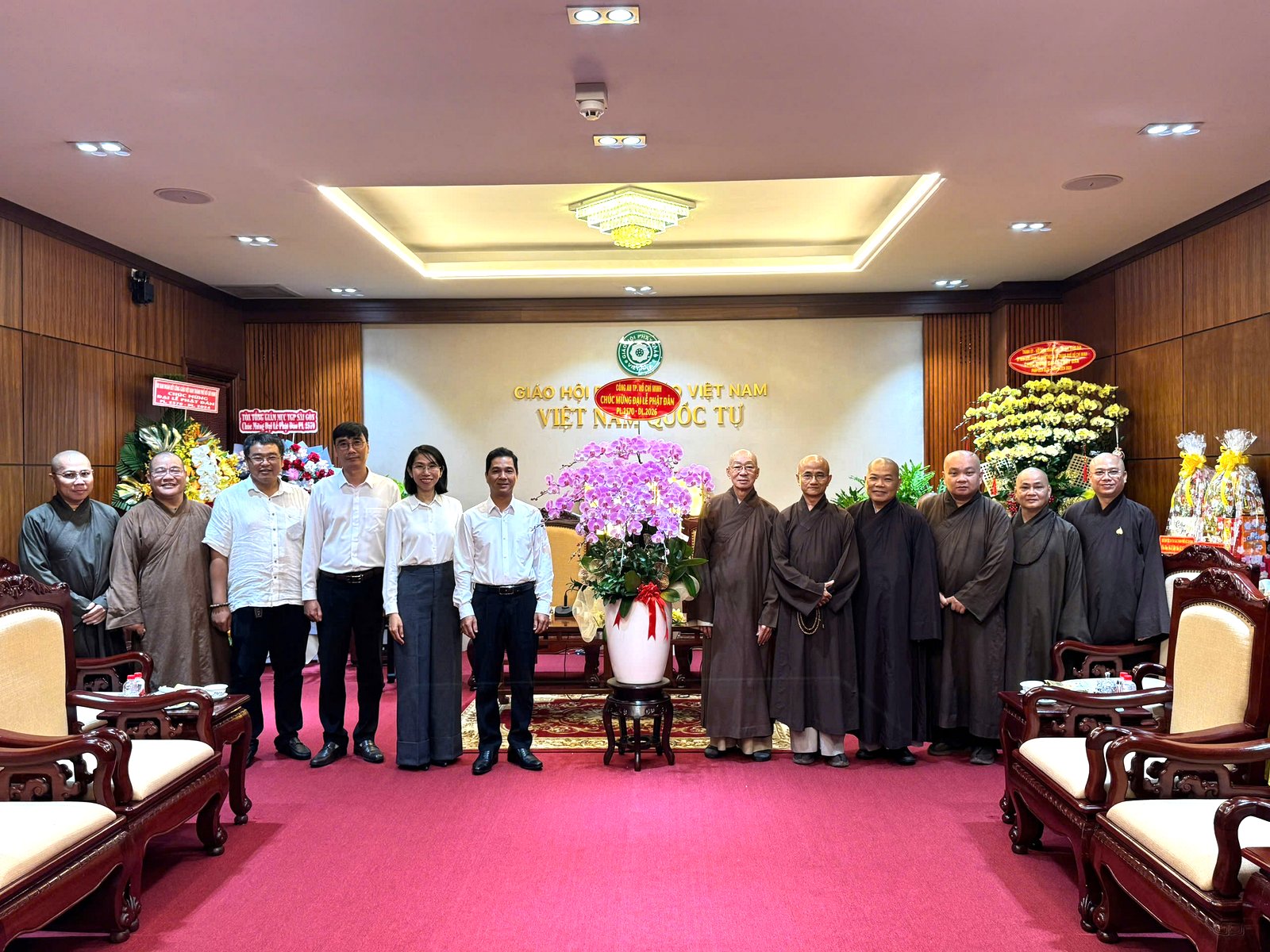 Phòng An ninh Nội địa Công an TP.HCM thăm, chúc mừng Đại lễ Phật đản PL.2570 – DL.2026
