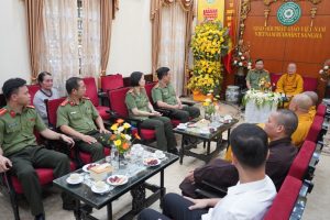 Hà Nội: Lãnh đạo Công an Thành phố chúc mừng Trung ương GHPGVN nhân dịp Đại lễ Phật đản PL.2570