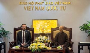 Đại sứ Vương quốc Anh thăm, chúc mừng Đại lễ Phật đản Phật giáo TP.HCM