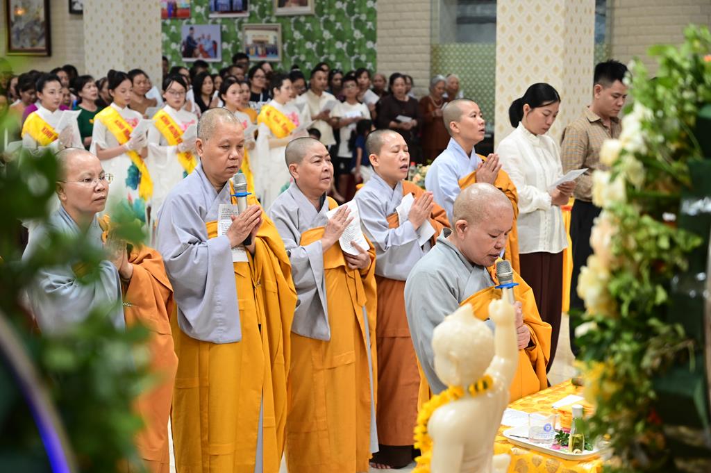Hải Phòng: Chùa Vẽ hân hoan kỷ niệm 2.650 năm ngày Đức Phật Thích Ca Mâu Ni đản sinh PL. 2570