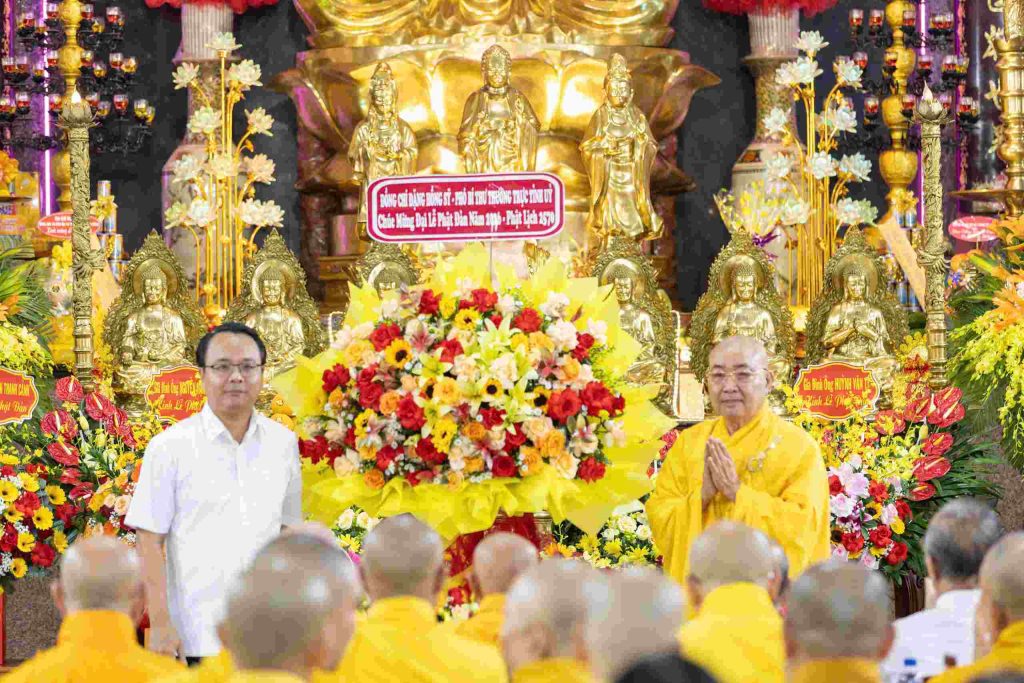 Trang nghiêm Đại Lễ Phật Đản PL. 2570 tại Văn phòng II của Phật giáo Lâm Đồng