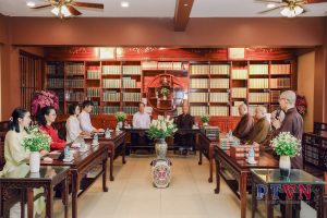 Hội đồng Biên tập Dự án Kinh điển phương Đông đến thăm và làm việc tại Trung tâm Dịch thuật Hán Nôm Huệ Quang (Tp.HCM)
