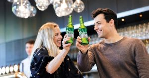 Carlsberg Smooth nâng tầm cuộc vui bằng vị bia êm mượt