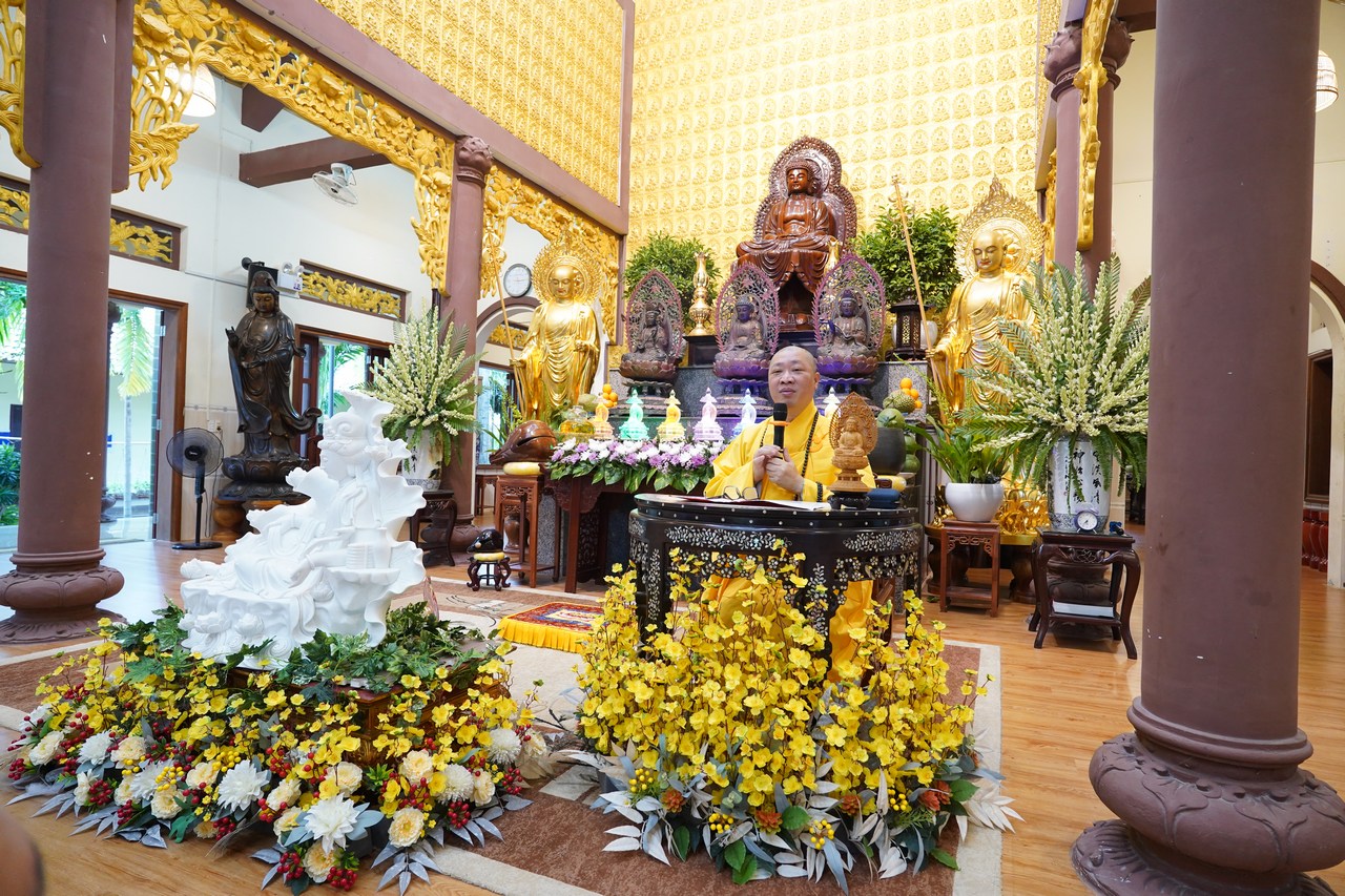 Chủ đề: “LỢI ÍCH TU BÁT QUAN TRAI”