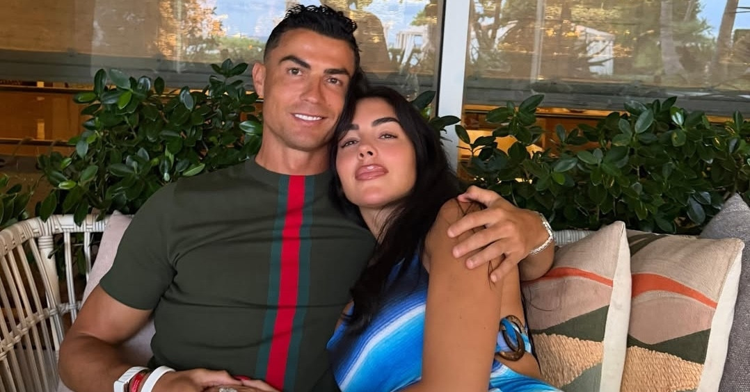 Ronaldo hội ngộ vợ người mẫu sau khi phá kỷ lục tại World Cup
