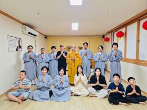 HÀN QUỐC: PHẬT TỬ KHU VỰC MIỀN TRUNG CHEONGJU TRANG NGHIÊM TỔ CHỨC KHÓA TU MỘT NGÀY AN LẠC TẠI TỊNH THẤT HUỆ CHIẾU