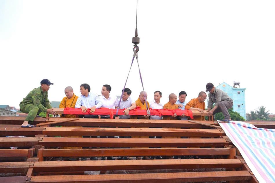 Ninh Bình: Đại lễ cất nóc chính điện Tổ đình Đỗ Linh Quang Tự ( Chùa Đọ)