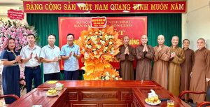 Ninh Bình: Ban Trị sự GHPGVN tỉnh và BĐD Phật giáo Liên xã Vụ Bản, Nghĩa Hưng chúc mừng Ban Dân tộc và Tôn giáo tỉnh nhân ngày truyền thống
