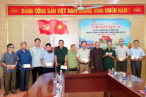 Thanh Hoá: Chùa Khánh Quang trao quà tri ân nhân kỷ niệm 79 năm ngày Thương binh, Liệt sĩ
