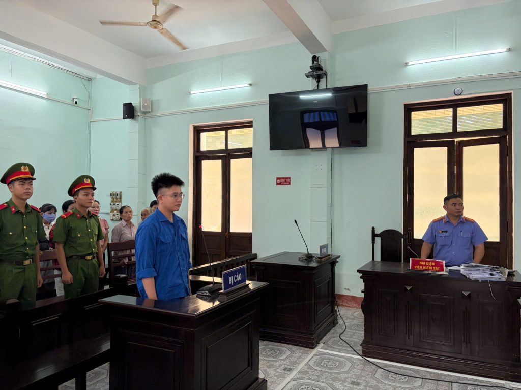 Bác sĩ thua lỗ tiền ảo, đột nhập 3 tiệm vàng trộm tài sản hơn 5 tỷ đồng