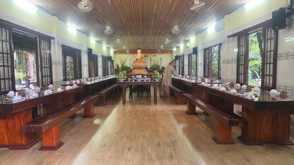 NHỮNG NGỌN LỬA ÂM THẦM NƠI TRAI ĐƯỜNG VẠN THIỆN