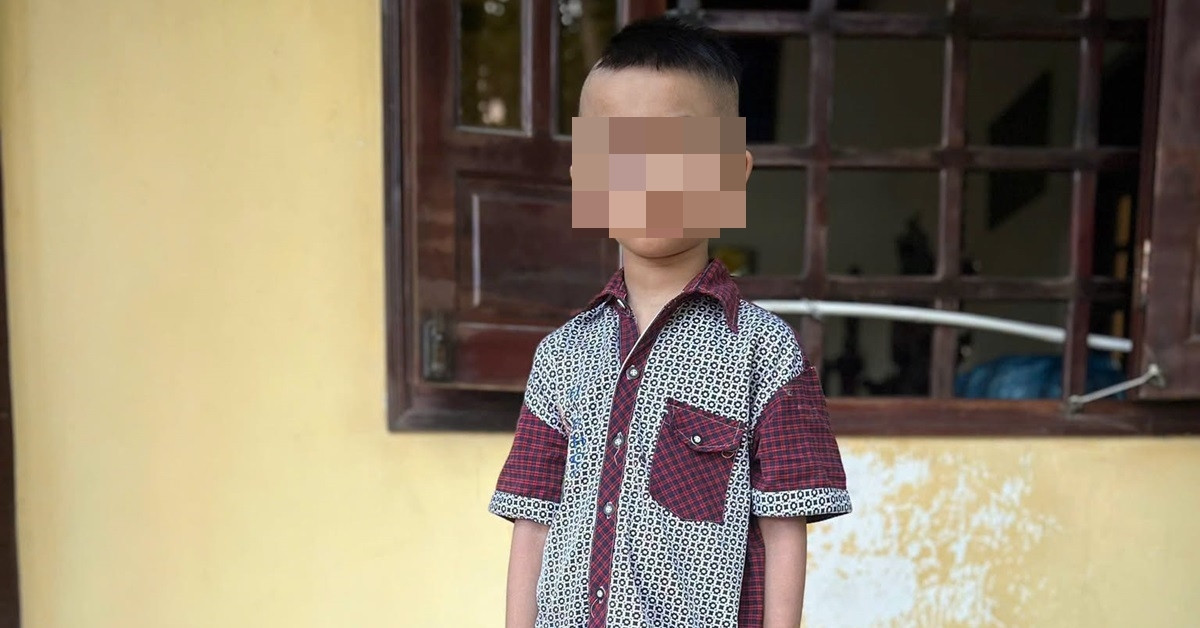 Bé trai 6 tuổi bị bỏ lại trước cổng chùa cùng lá thư viết tay của người &amp;apos;bí ẩn&amp;apos;