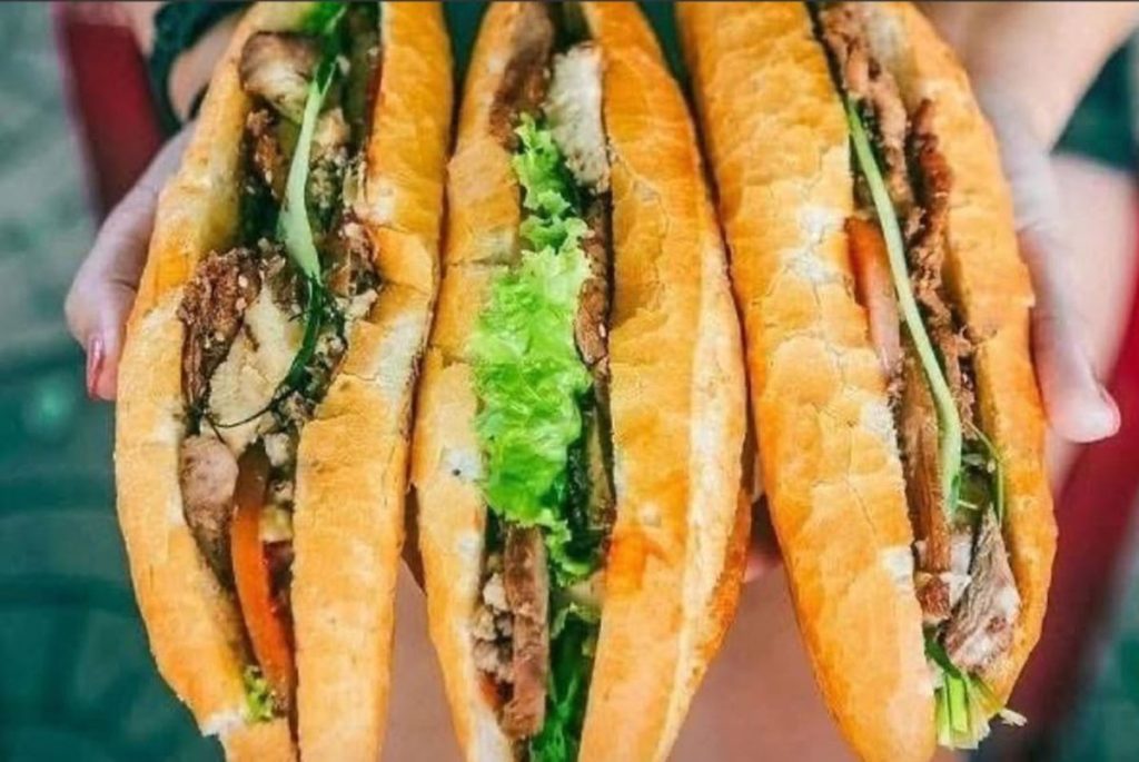 Bộ Y tế yêu cầu điều tra vụ 84 người nghi ngộ độc thực phẩm sau ăn bánh mì