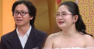 Cưới mối tình cấp 3, chú rể phải uống nước tương pha nước ngọt mới được đón dâu